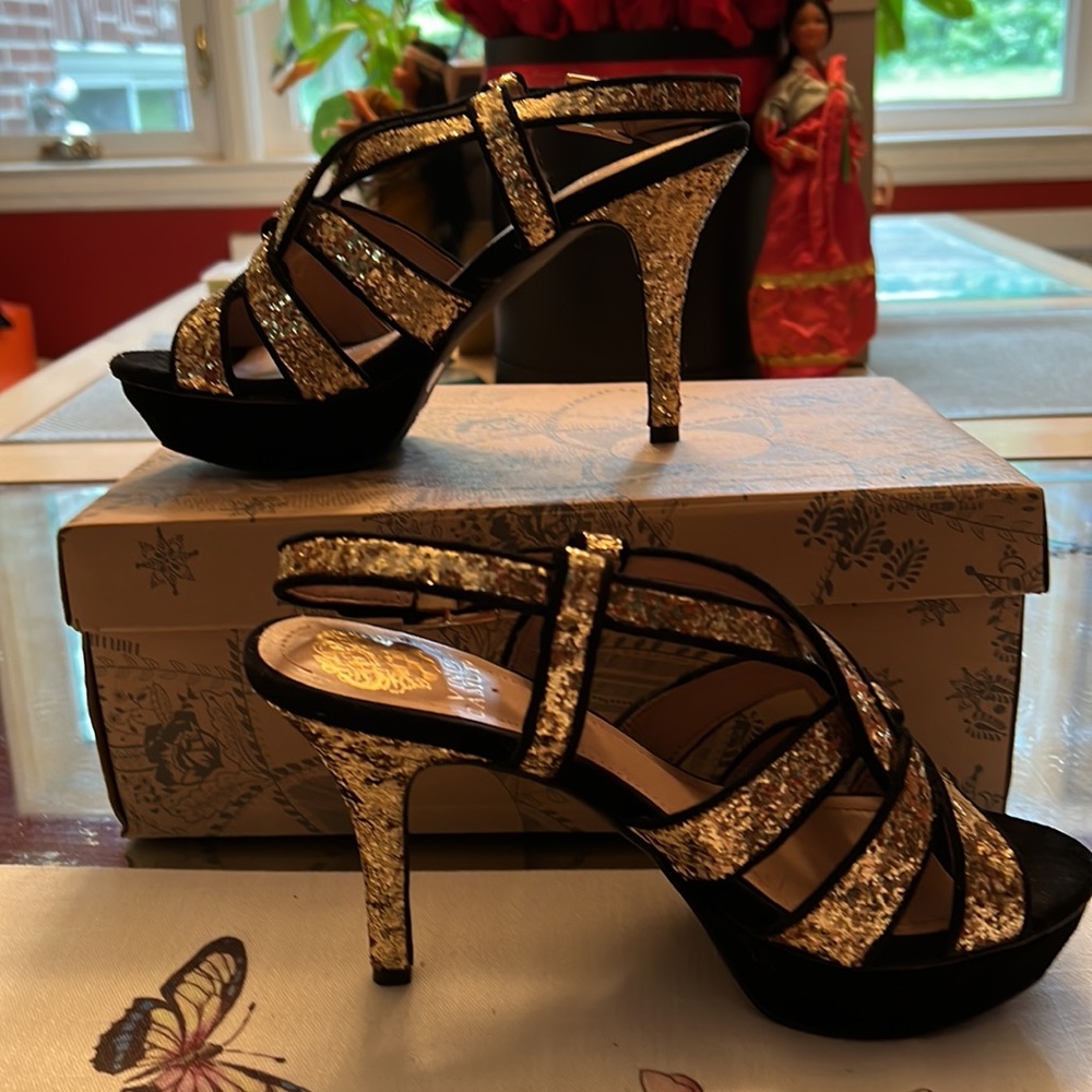 Vince Camuto Padrita Platform Sandals in Gold Glitter & Blk Suede Sz 7 1… - Picture 9 of 16